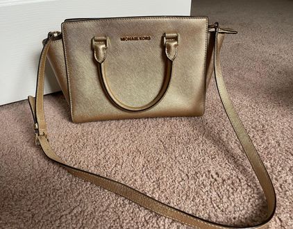 Michael Kors Carmen Women Small Crossbody Shoulder Handbag Bag Purse Pale  Gold | eBay