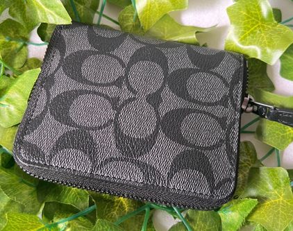  Coach Flat Card Case in Signature, Charcoal/Black, One Size :  Clothing, Shoes & Jewelry