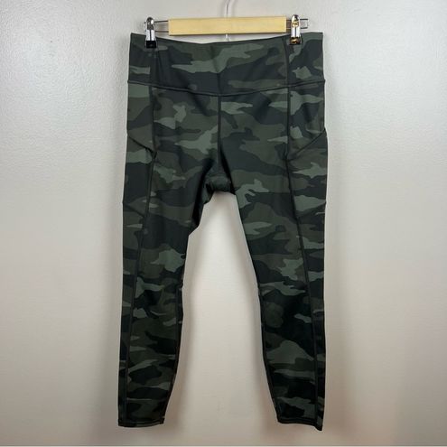 Athleta Camo Contender 7/8 Tight Leggings Medium Camouflage Yoga