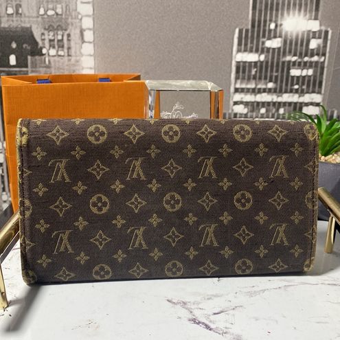 Louis Vuitton Authentic Mini Lin Sarah Wallet - $299 - From Vonna