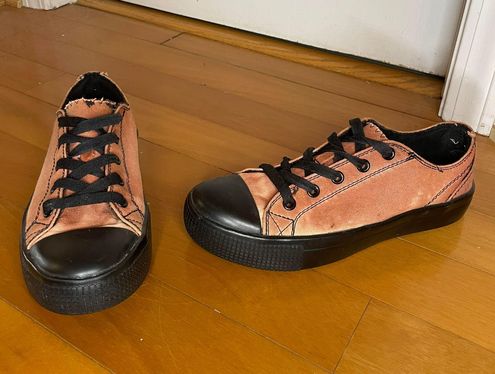 tredsafe tennis shoes