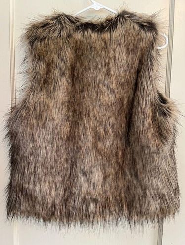 Never worn: Caracilia faux fur vest with pockets Size L - $48 - From Cece