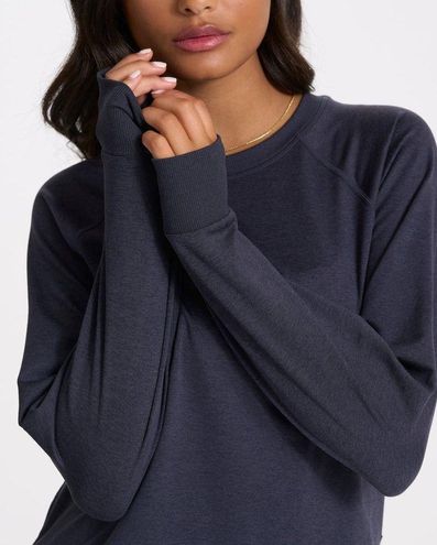 Vuori Women's Long Sleeve Halo Crew Top Color Midnight Heather Medium New  $96 - $78 New With Tags - From Cassie