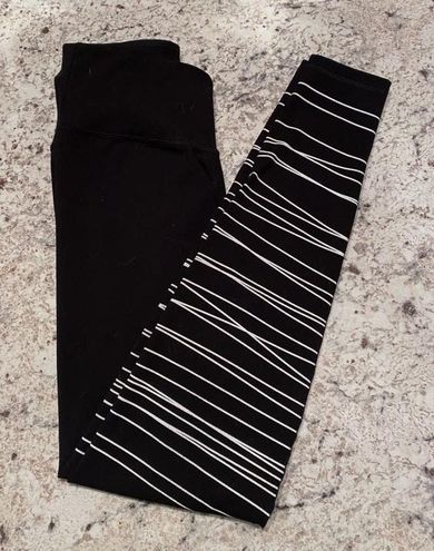 Old Navy Active Go-Dry Striped Leggings