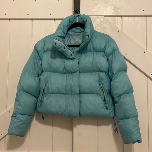 Gold Rush Puffer Alo Yoga Chalk Blue Puffer in size S