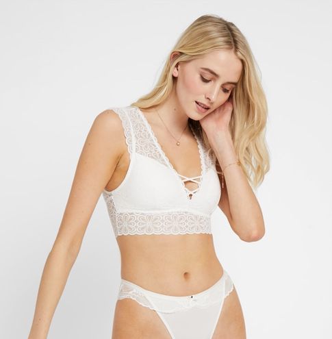 Gilly Hicks capped sleeve lace bralette