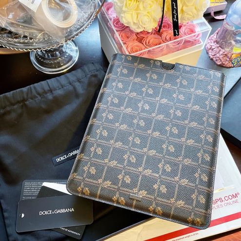 Dolce & Gabbana Authentic St. Dauphine 2 Maple Leaf Leather iPad / Tablet  Case - $284 New With Tags - From SAMANTHA