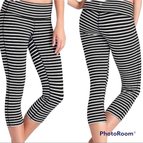 Athleta Black & White Striped Chaturanga Cropped Leggings XXS - $29 - From  Rebecca