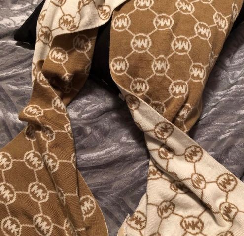 MK scarf