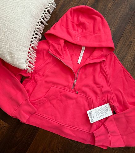 Lululemon cropped Scuba in Lipgloss NWT size 4