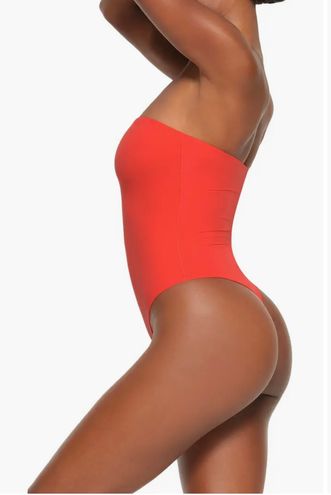 SKIMS Fits Everybody Strapless Bodysuit Red - $42 (27% Off Retail) New With  Tags - From Diana