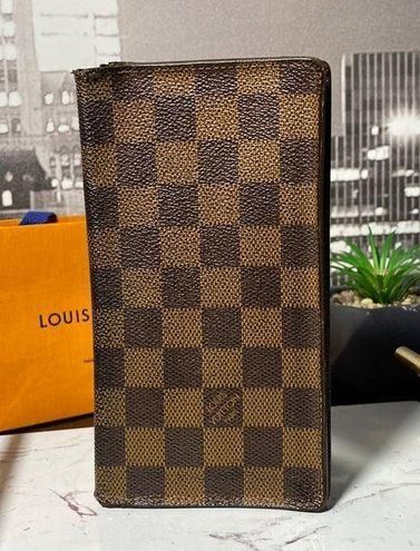 louis-vuitton checkbook