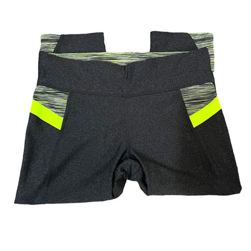 Xersion MEDIUM Mid-Rise Quick Dry Compression Performance Fit Pocket Capri  - $17 - From Nikki