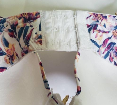 Daisy Fuentes Floral Underwire T-shirt Bra 38DD Size undefined - $19 - From  Christina