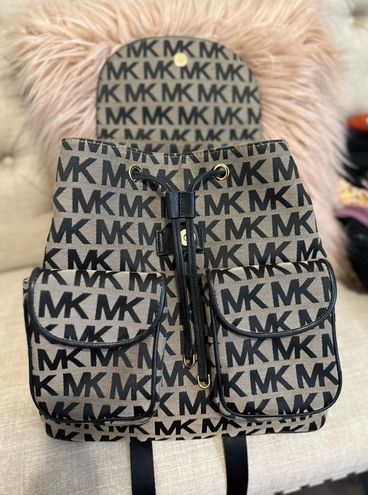 Michael Kors - Jet Set Backpack SKU:8810157 