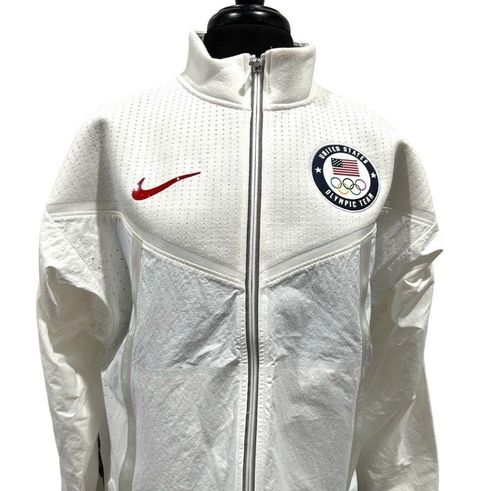  Nike Team USA Windrunner Men's Medal Stand Jacket : Clothing,  Shoes & Jewelry