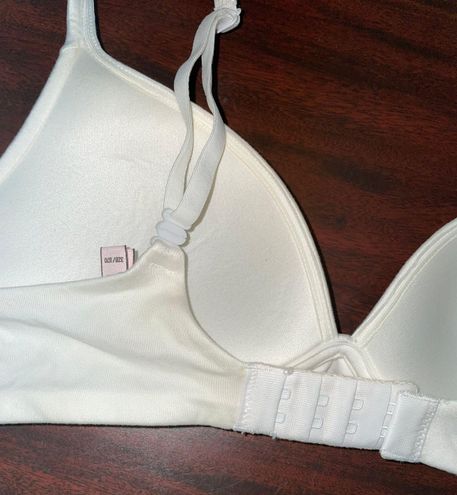 VICTORIA SECRET white sports bra Size small - - Depop