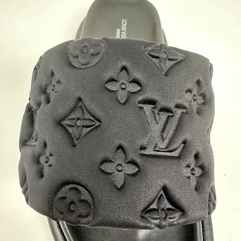 Louis Vuitton Pool Pillow comfort Slides, Luxury, Sneakers & Footwear on  Carousell