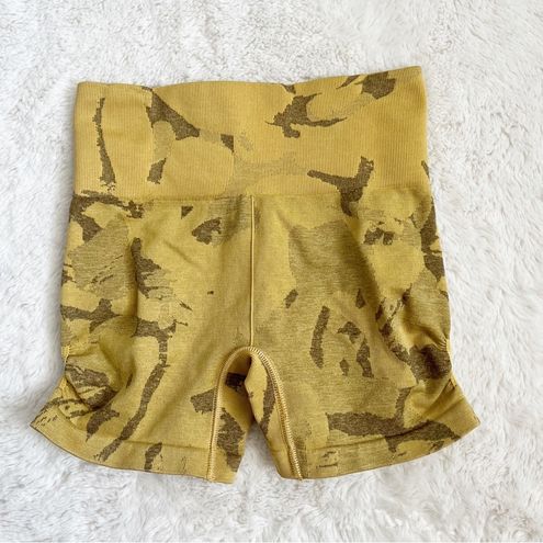 Gymshark Adapt Camo Seamless Shorts - Savanna, Yellow