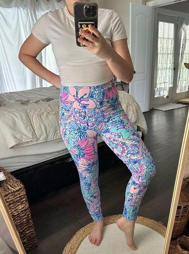 Lilly Pulitzer Luxletic UPF 50+ Weekender High Rise Legging Multi Pop Up  Got You Size M - $76 - From Madi