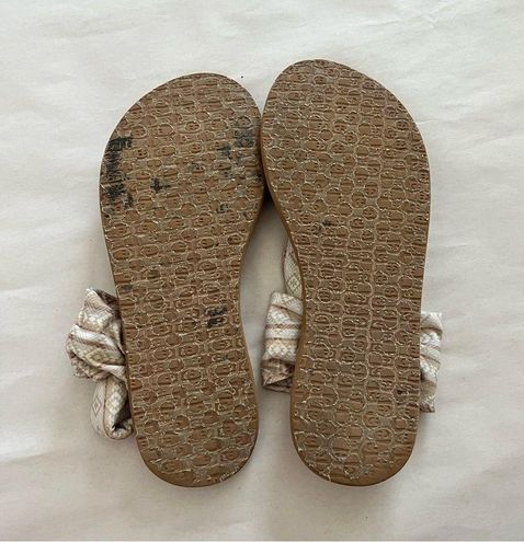 Sanuk Women's Yoga Sling 2 Sandal Size 8 - $18 - From Dalila