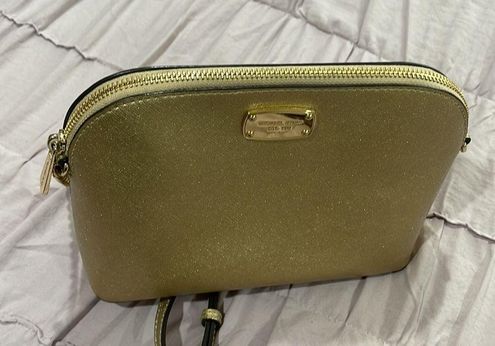 Michael Kors Cindy large dome crossbody - $67 - From Guadalupe