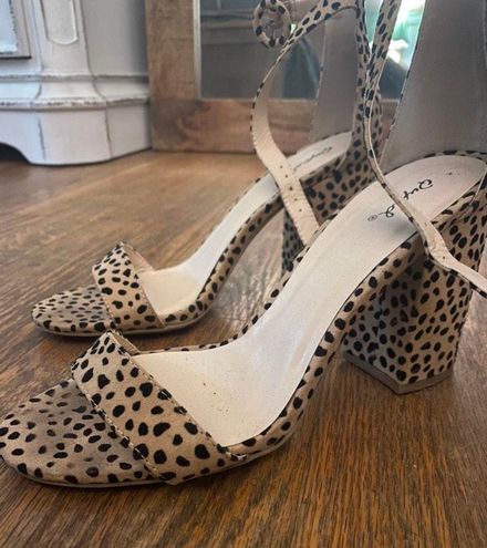 qupid cheetah heels