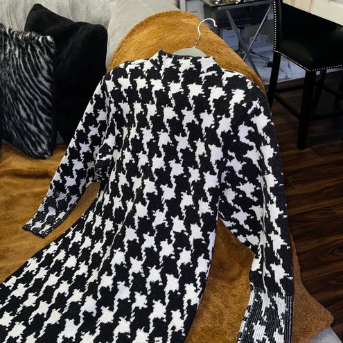 EXPRESS Houndstooth Mock Neck Padded Shoulder Sweater Dress in Black &  White Size L - $76 New With Tags - From Vonnah