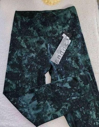 Zobha Ultra High Rise Crop Leggings Nwt Small Green Black Print Athletics -  $20 New With Tags - From Carolyn