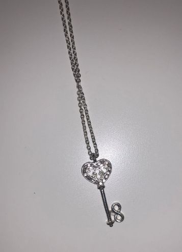 Accessories :: Necklaces :: Real Lock & Key Pendant Silver Long-Necklace 279