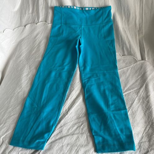 Lululemon Great aqua and white calf length leggings Size 2 - $21