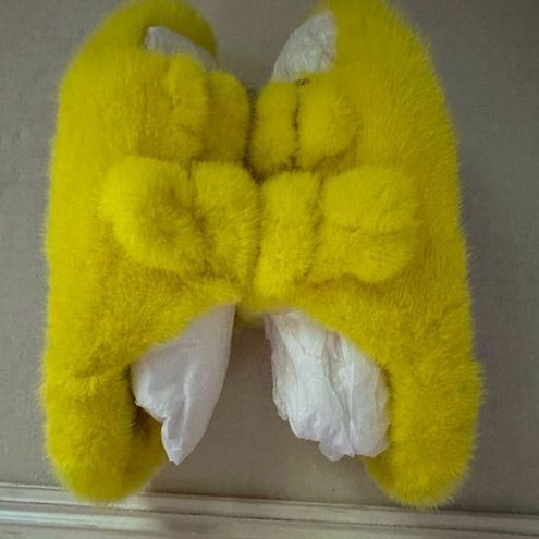 JOCO NYC 100% yellow mink fur slides w silver buckles 38 - $158 - From  Judith