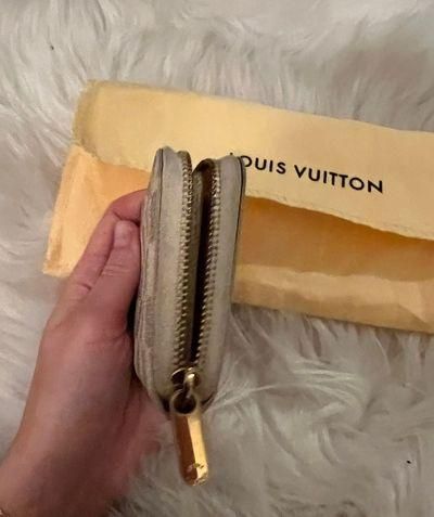 Cloth wallet Louis Vuitton White in Cloth - 29969706