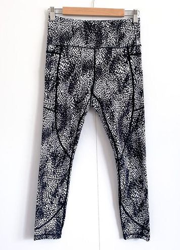 Zyia Viper Pocket Light N Tight High Rise 7/8 Legging Size 6 - $50