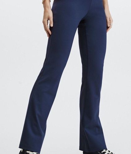 Fabletics 24/7 Kick Flare Pant Womens blue Size