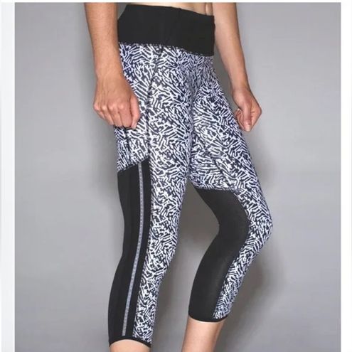 Lululemon Pace Pusher High Rise Crop Leggings Black Animal Print