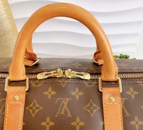 Louis Vuitton AUTHENTIC ❤️ Louie Vuitton Keepall 55 Bandouliere W/ Strap  Monogram - $840 - From Uta