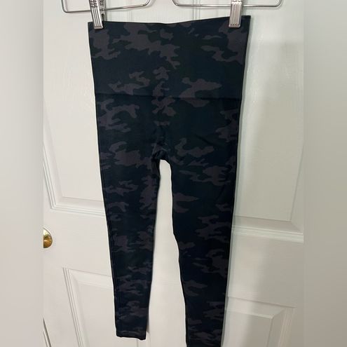Spanx NWOT Look At Me Now Seamless Leggings XS Gray Camo High