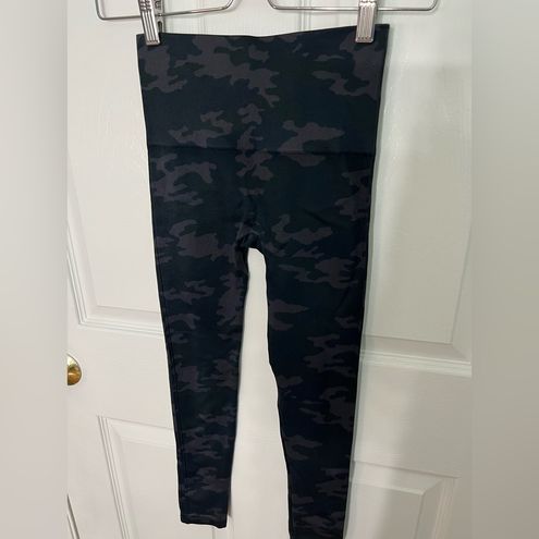 Spanx NWOT Look at Me Now Seamless Cropped Leggings XS - $35