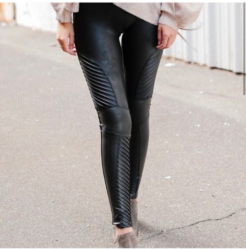 20 Ways to Style Moto Leggings Outfits | Leather leggings outfit night,  Outfits with leggings, How to style faux leather leggings