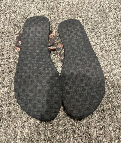 Sanuk Yoga Mat Sandals Multi Size 8 - $9 - From Kylie