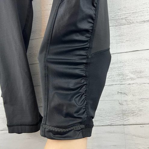 Lululemon Black Ruched Side Cropped Leggings Size 4 - $35 - From Tabitha