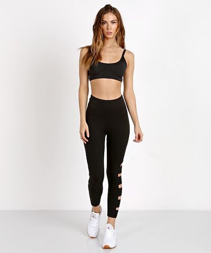 Beyond Yoga wide band stacked Capri leggings size S small Black - $60 (39%  Off Retail) - From J