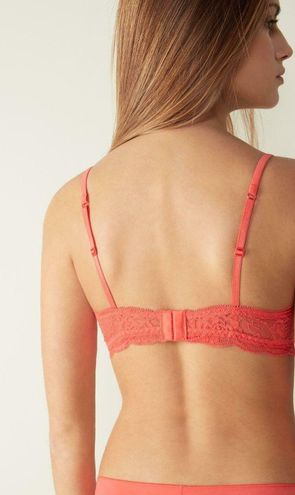 Intimissimi Liengerie Bra Red Size 36 B - $19 (61% Off Retail) - From Katy