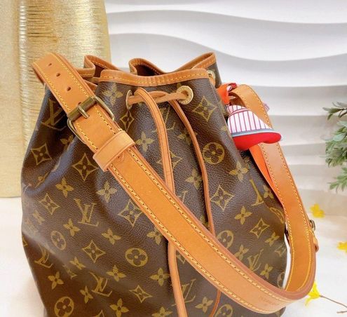 Louis Vuitton, Bags, Beautiful Authentic Lv Noe Petit Drawstring Bucket  Shoulder Bag Monog