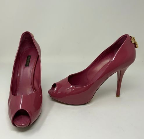 Louis Vuitton Pink Patent Leather Pumps