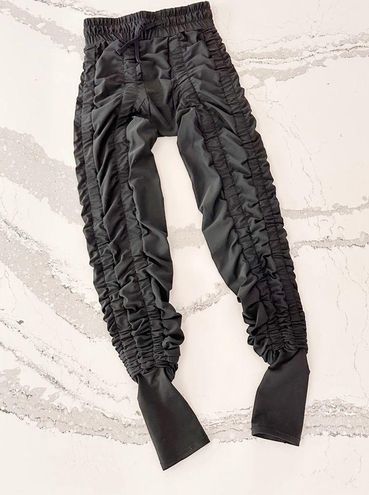 Agogie +20 Resistance Pants Size M - $72 - From ReLove