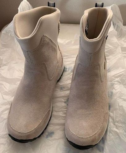krog Falde tilbage Avenue Merrell Tundra waterproof boots in Dawn White Size undefined - $54 - From  Colene