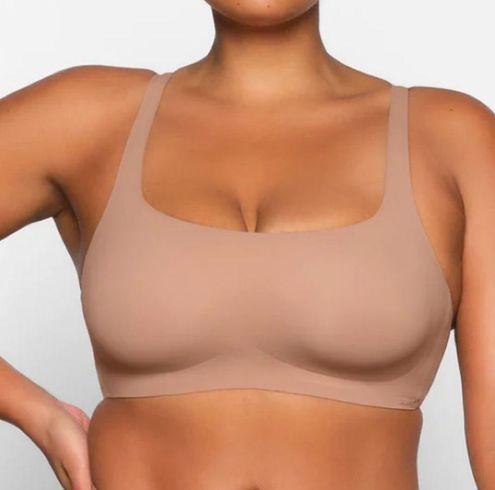 NAKED SCOOP BRALETTE