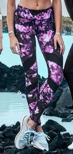 Fabletics High Waisted Printed Powerhold Legging UPF 50+ Stretch Floral  Purple S